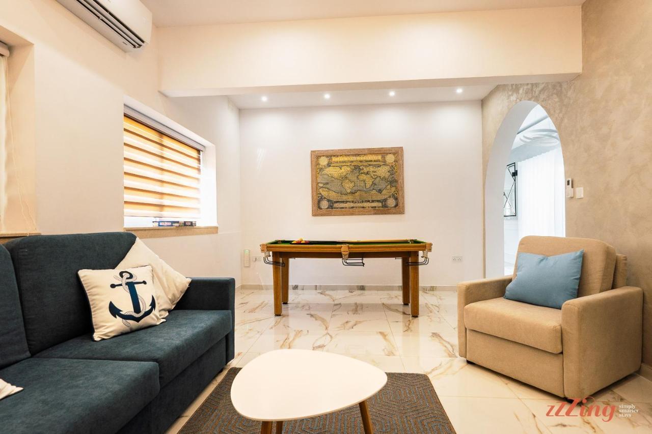 Stunning Holiday Villa With A Heated Jacuzzi San Pawl il-Baħar Kültér fotó