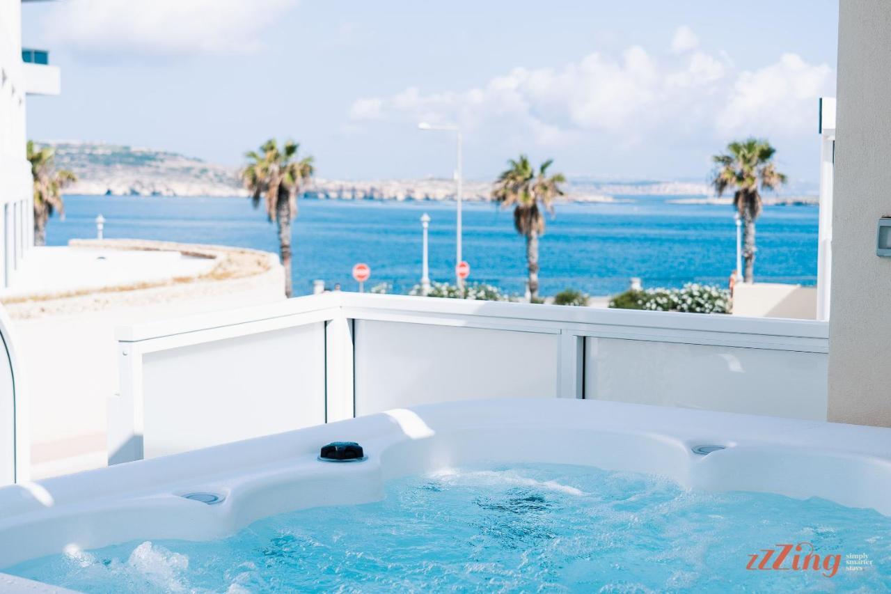 Stunning Holiday Villa With A Heated Jacuzzi San Pawl il-Baħar Kültér fotó