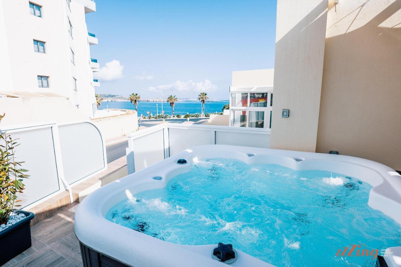 Stunning Holiday Villa With A Heated Jacuzzi San Pawl il-Baħar Kültér fotó